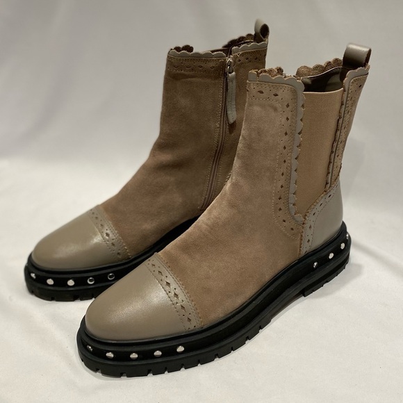 Free People Women's Tate Chelsea Ankle Boot In Oyster, size 11 - Picture 1 of 8